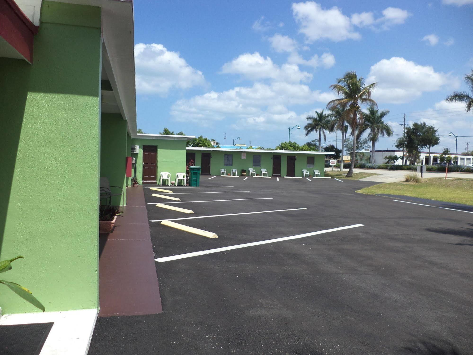 Sunrise Motel Naples Exterior photo